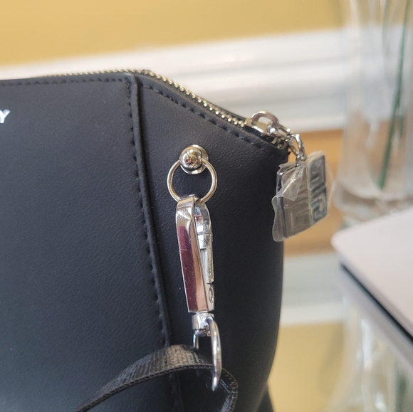 Givenchy pouch - Picture 11 of 17